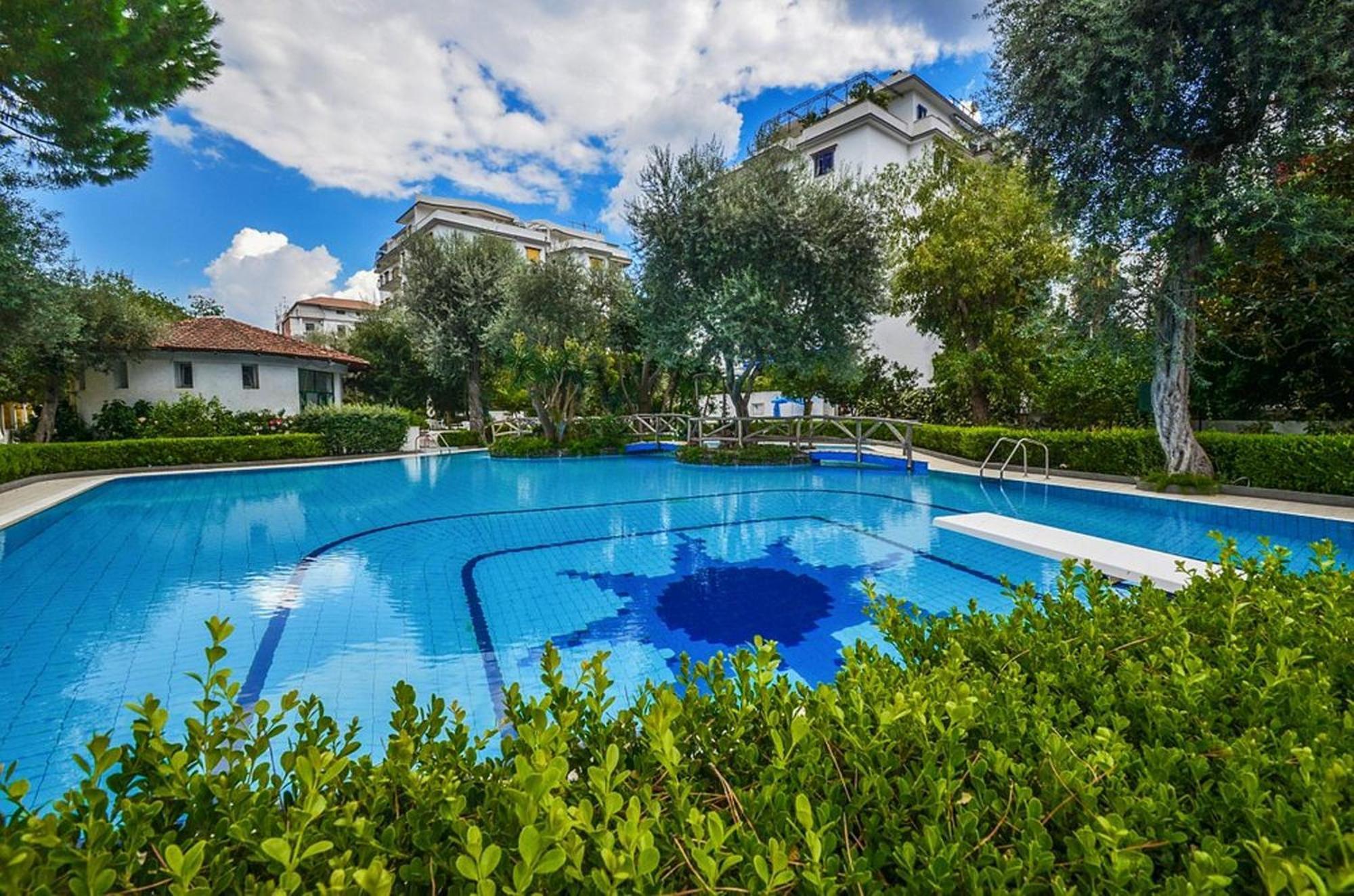 Casa Mar - Elegant Apartment With Pool And Panoramic Terrace In The Heart Of ソレント エクステリア 写真